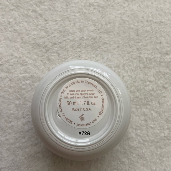 Josie Maran Argan Oil Milk Intense Hydration Nightly Cream - Picture 3 of 7
